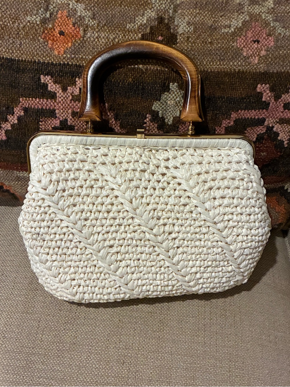 Vintage crochet woven raffa purse bag, wooden handle